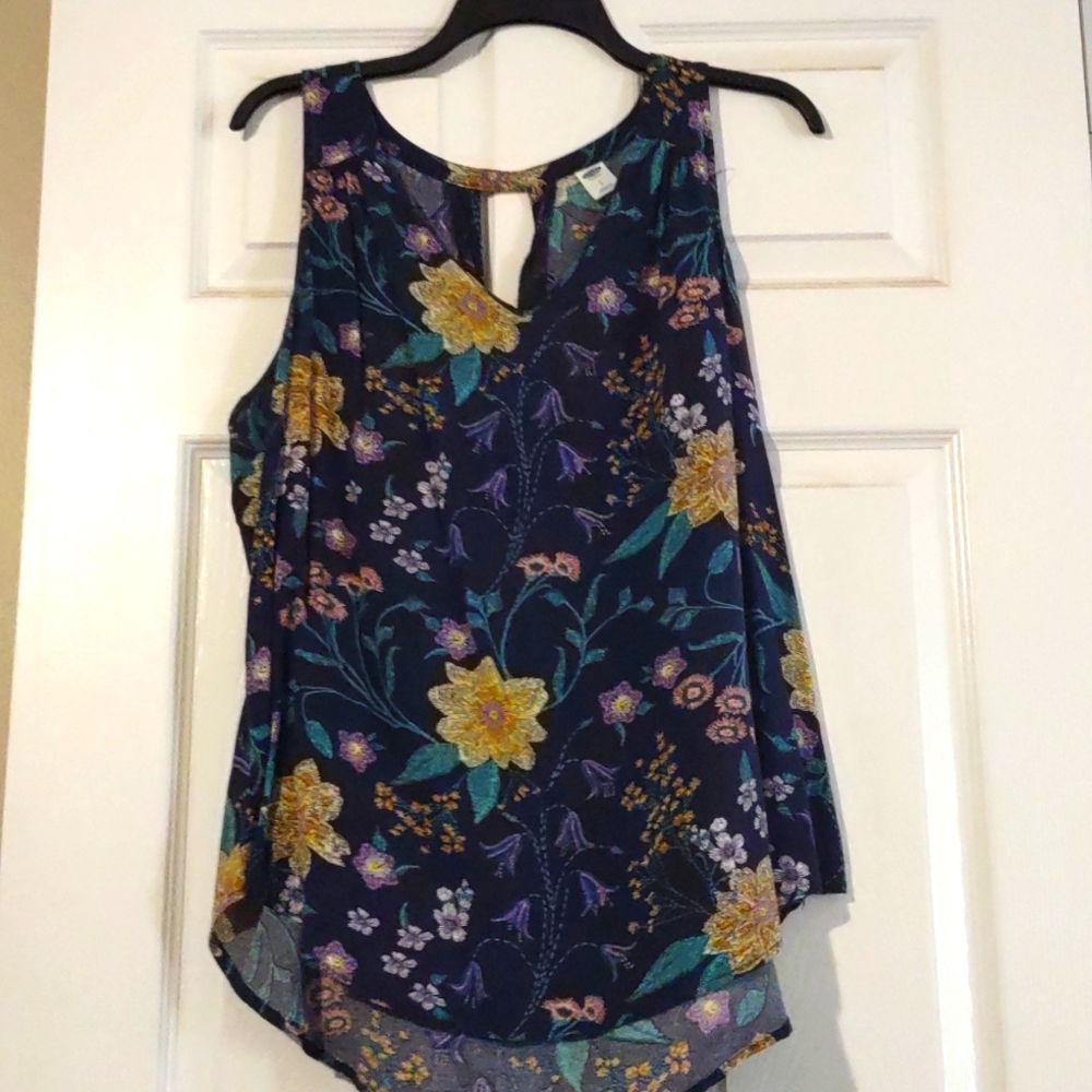 Old Navy blue tank